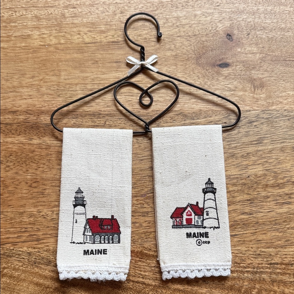 Maine Lighthouse Souvenir Mini Towel Set with Hanger